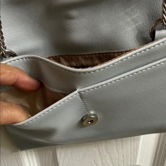 Danielle Nicole Gray Crossbody Bag - Picture 4 of 8